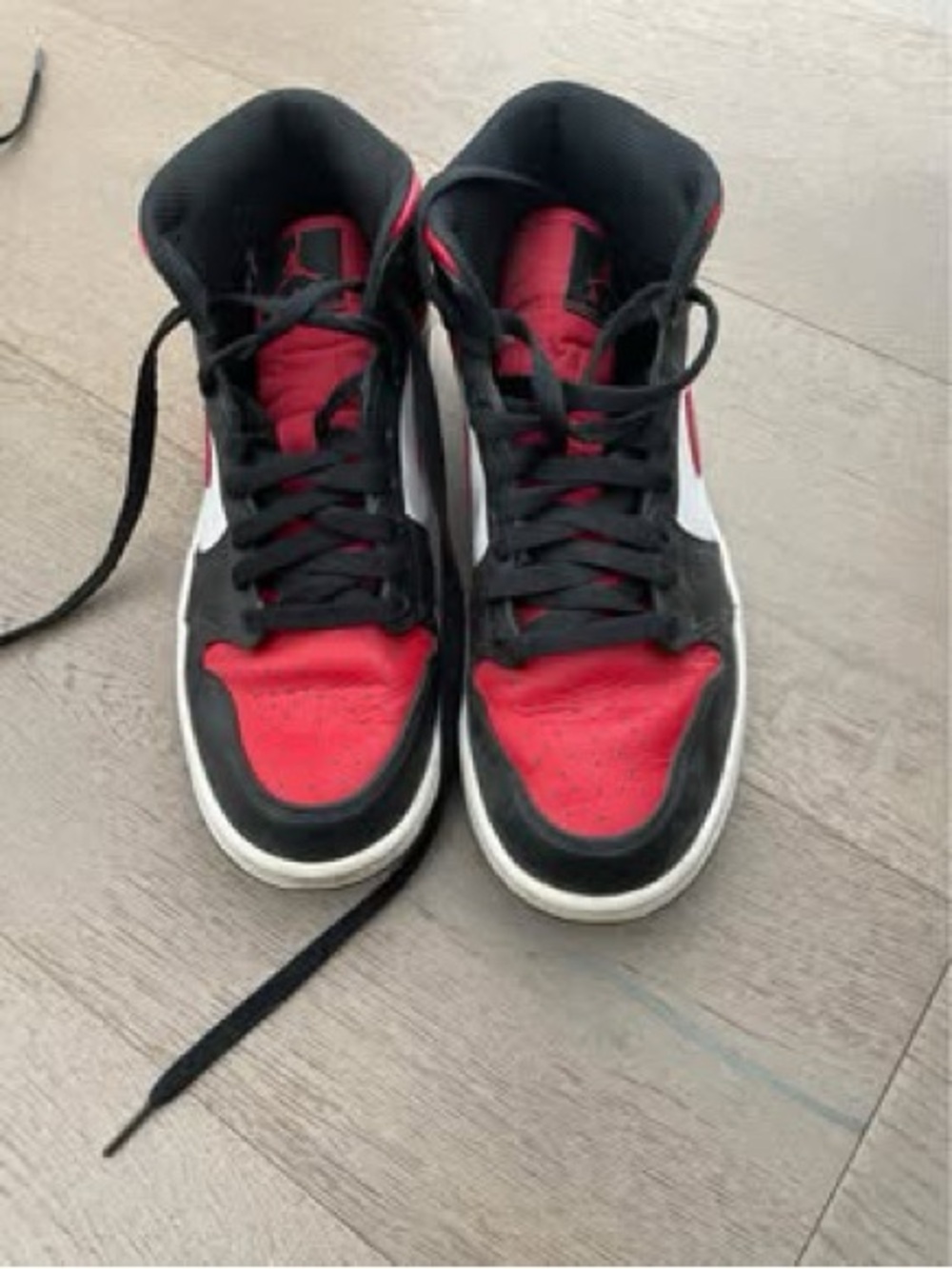 Nike Air Jordan 1 Mids 
Size 7